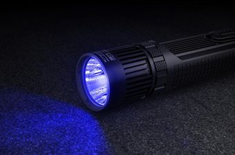 Nitecore SRT9 2150 Lumens Multi-LED Flashlight